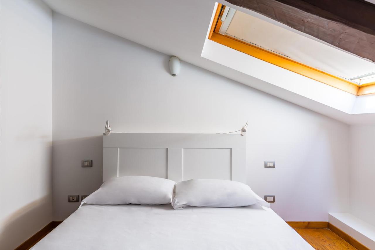 Attico Al Duomo By Napoliapartments Exteriör bild