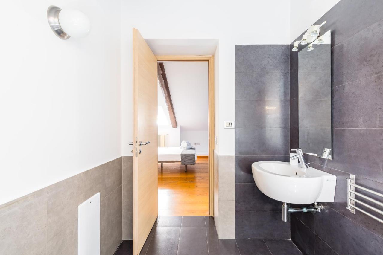 Attico Al Duomo By Napoliapartments Exteriör bild