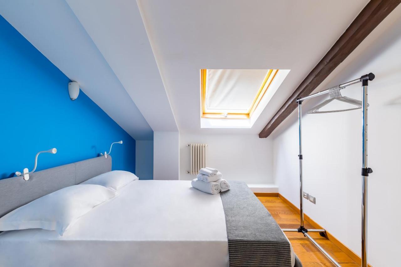 Attico Al Duomo By Napoliapartments Exteriör bild