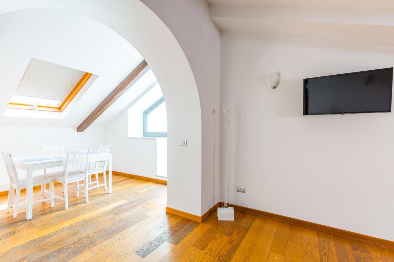 Attico Al Duomo By Napoliapartments Exteriör bild