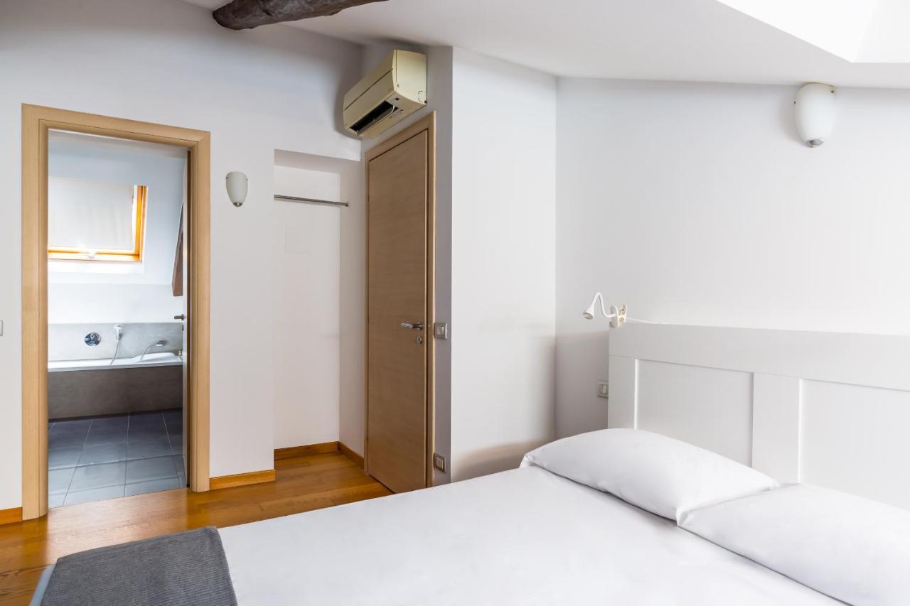 Attico Al Duomo By Napoliapartments Exteriör bild