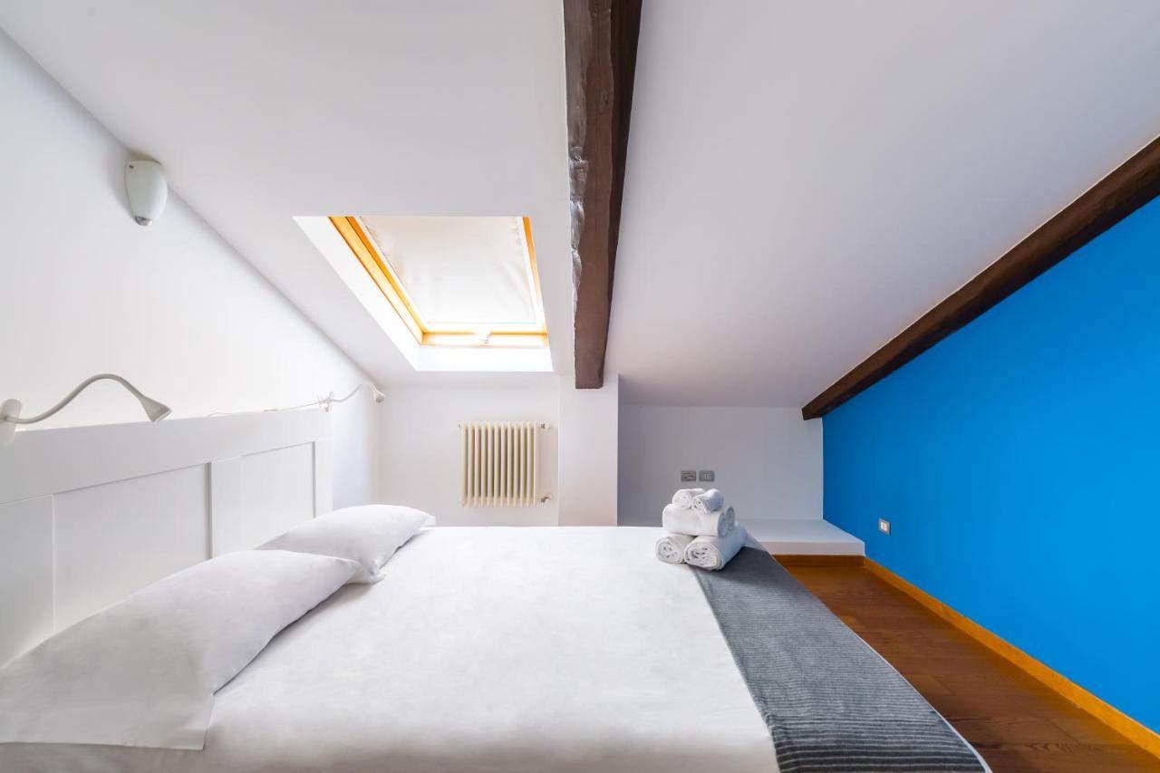 Attico Al Duomo By Napoliapartments Exteriör bild
